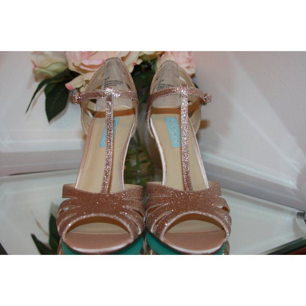 Blue By Betsey Johnson Women's 9.5 Tee Champagne heels - Picture 2 of 5